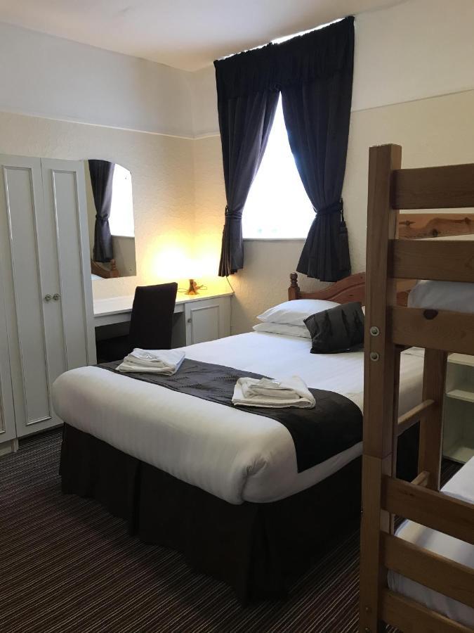 The Feathers Hotel Blackpool Exteriör bild