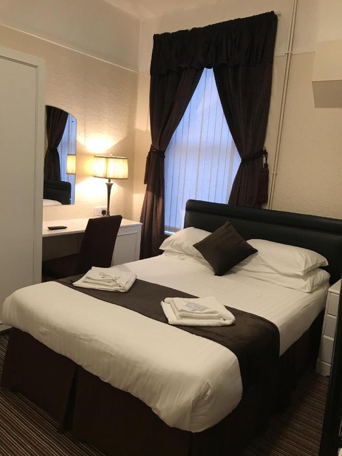 The Feathers Hotel Blackpool Exteriör bild
